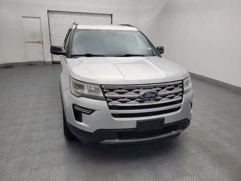 Used 2018 Ford Explorer XLT FWD image 14