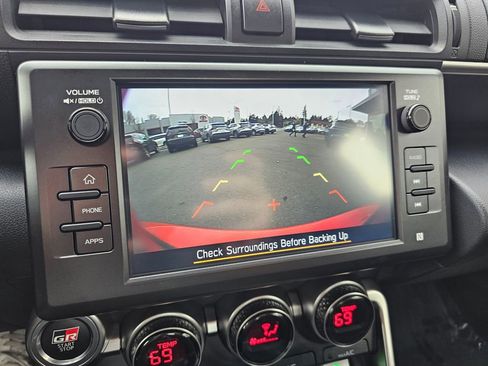 Certified 2024 Toyota GR86 Premium image 2