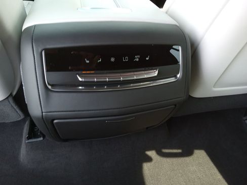 Used 2026 Cadillac Escalade Platinum Sport w/ LPO, ONYX Package AWD/4WD image 28