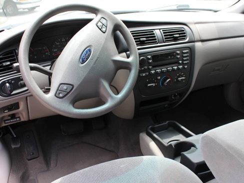 Used 2002 Ford Taurus SE image 25