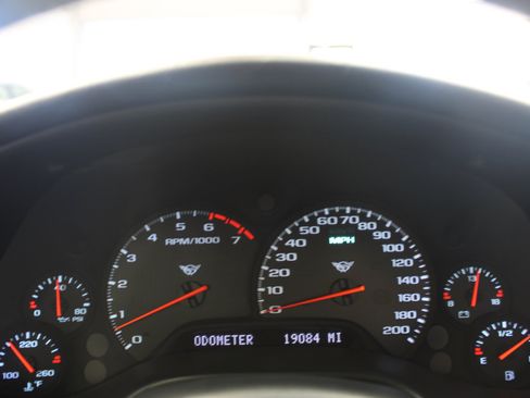 Used 2002 Chevrolet Corvette Convertible w/ Preferred Equipment Group1 image 7