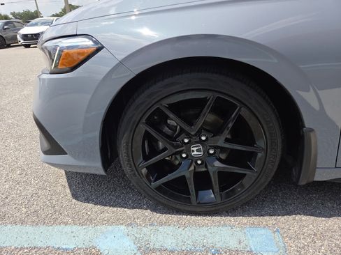 Used 2023 Honda Civic Sport image 3