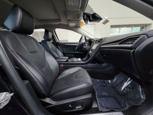 Used 2020 Ford Fusion Titanium image 24
