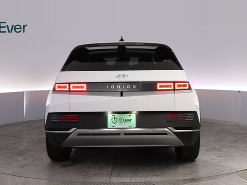 Used 2024 Hyundai Ioniq 5 SEL RWD image 15