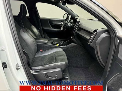 Used 2020 Volvo XC40 T5 R-Design image 19