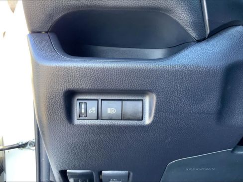 Certified 2025 Toyota RAV4 XLE FWD image 33