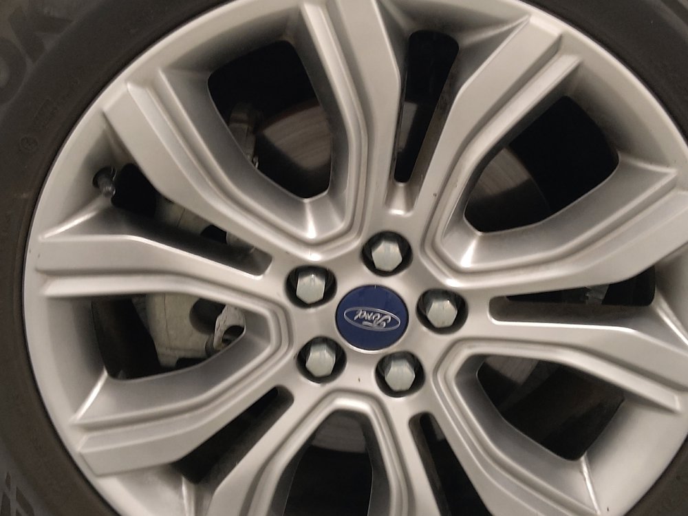 Used 2019 Ford Edge Titanium FWD image 31
