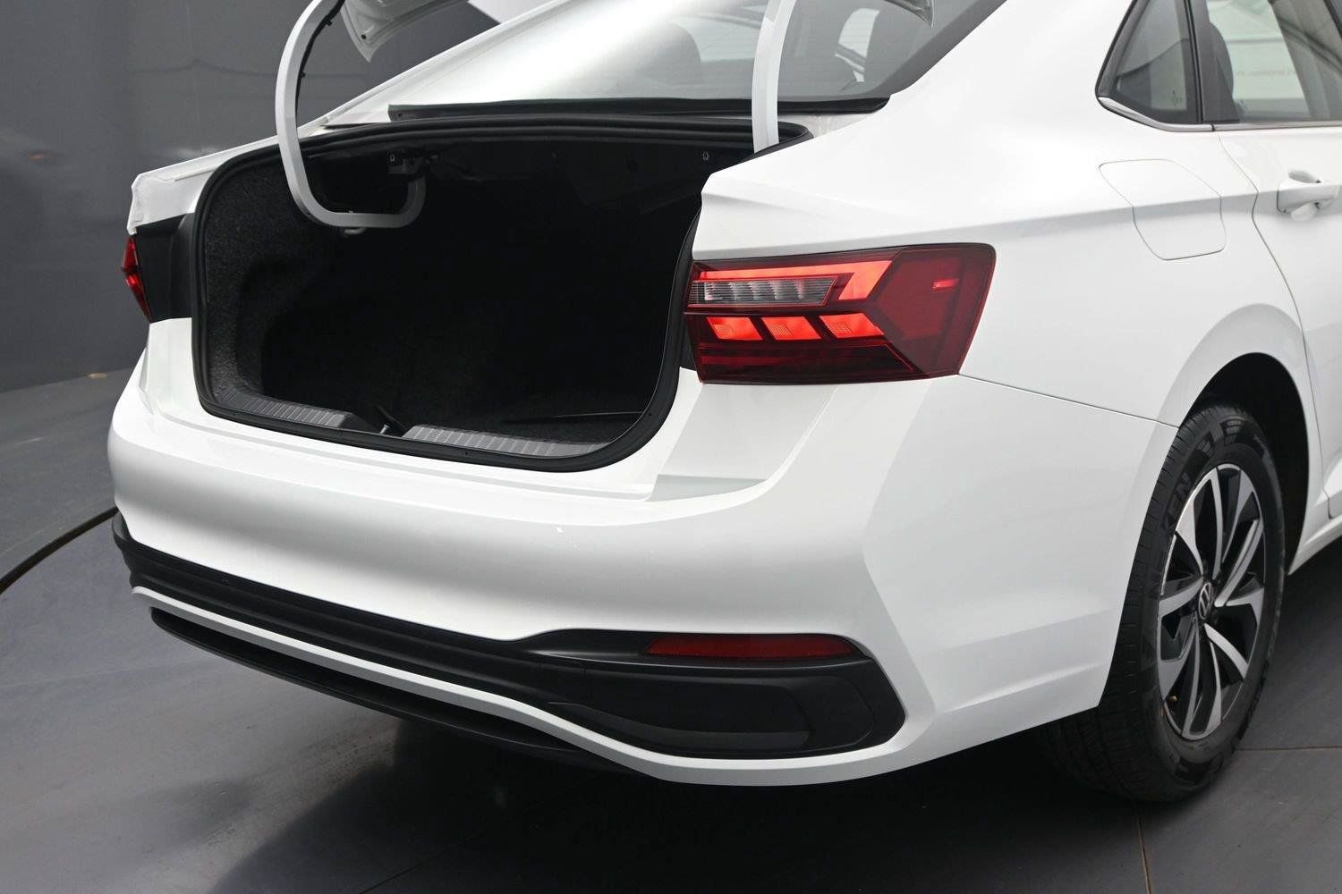 Used 2025 Volkswagen Jetta S FWD image 11