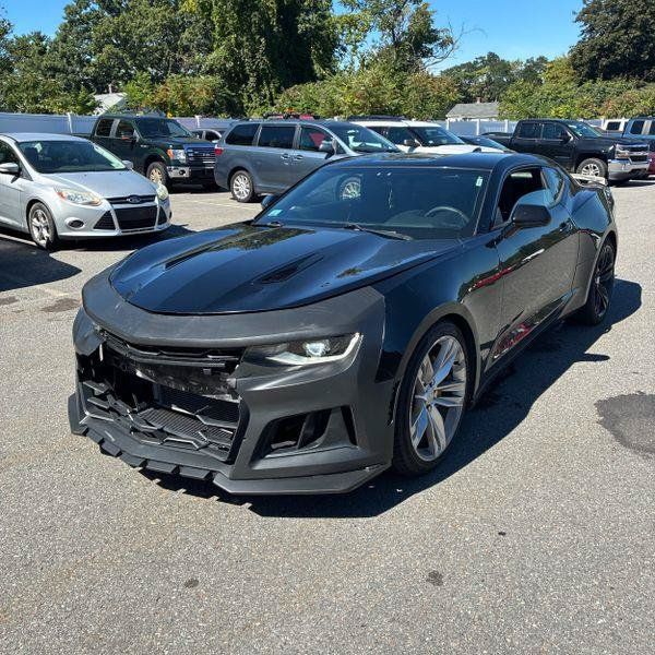 Used 2016 Chevrolet Camaro SS RWD image 1