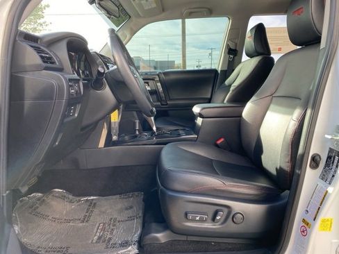 Certified 2018 Toyota 4Runner TRD Off-Road Premium image 11