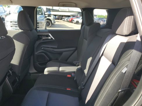 Used 2024 Mitsubishi Outlander ES image 12