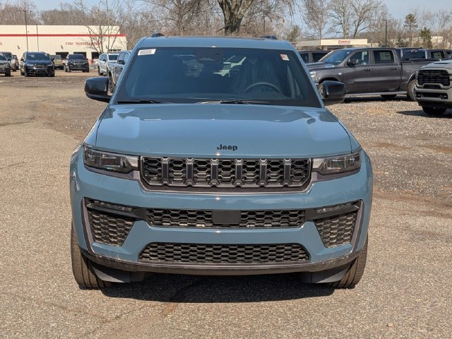 New 2026 Jeep Grand Cherokee Limited w/ Limited Altitude Package AWD/4WD image 8