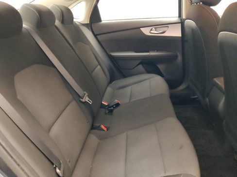 Used 2024 Kia Forte LXS w/ LXS Technology Package FWD image 19