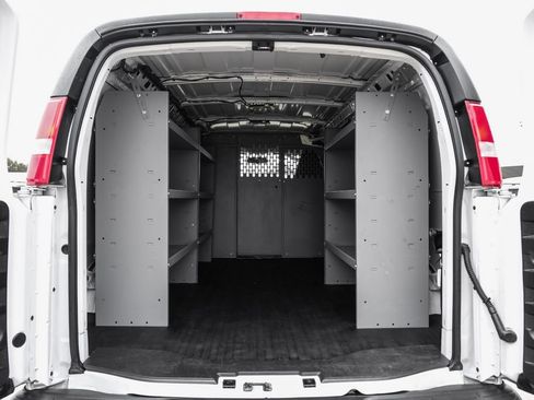 Used 2022 GMC Savana 2500 RWD image 44
