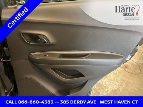 Used 2022 Chevrolet Trax LS w/ Tint and Cruise Package image 31