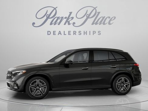 Used 2026 Mercedes-Benz GLC 300 image 4