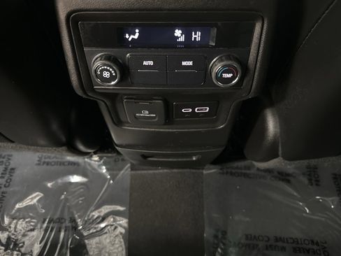 Used 2021 GMC Acadia SLT image 33