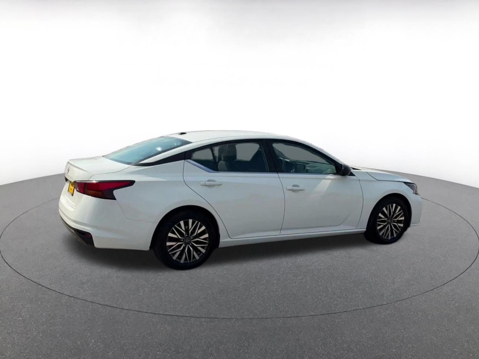 Used 2026 Nissan Altima 2.5 SV FWD image 14