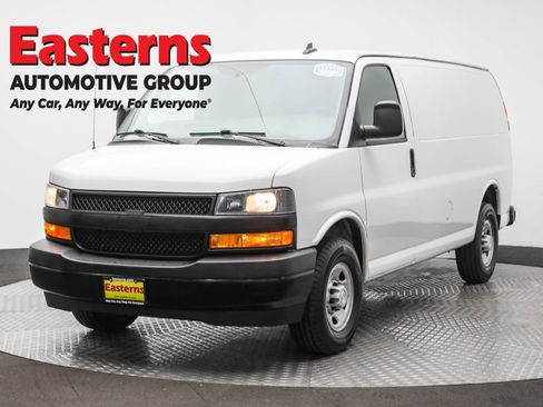 Used 2018 Chevrolet Express 2500 w/ Driver Convenience Package RWD image 1