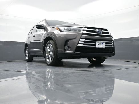 Used 2018 Toyota Highlander Limited w/ Protection Package #3 image 30