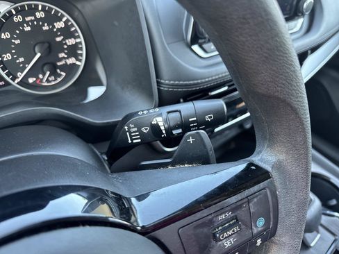 Used 2023 Nissan Rogue SV FWD image 18