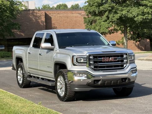 Used 2018 GMC Sierra 1500 SLT AWD/4WD image 4