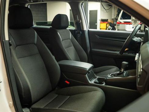 Used 2025 Honda CR-V EX image 14
