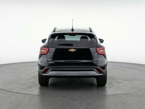 Used 2025 Chevrolet Trax LT w/ LT Convenience Package image 7