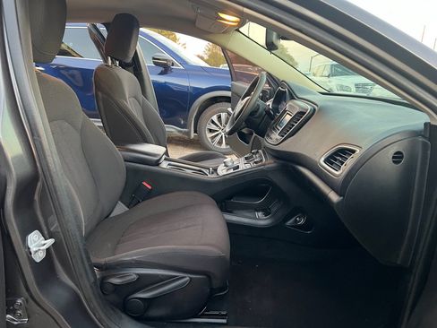 Used 2015 Chrysler 200 Limited FWD image 12