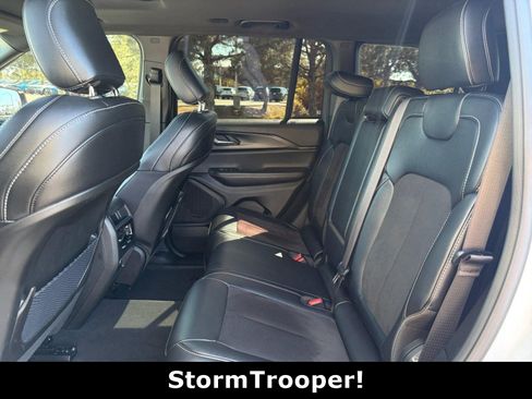 Used 2025 Jeep Grand Cherokee Altitude AWD/4WD image 18