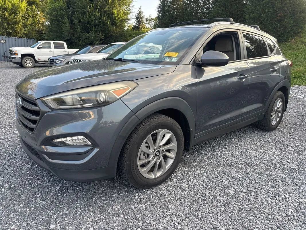 Used 2016 Hyundai Tucson SE w/ Option Group 02 AWD/4WD image 1