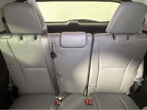 Used 2022 Toyota Highlander XLE image 35