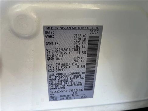 Used 2017 Nissan Rogue SV w/ SV Premium Package image 23