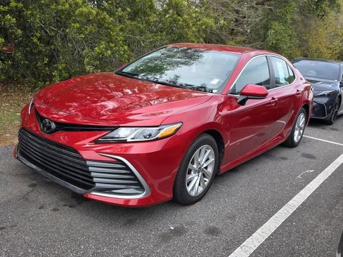 Used 2023 Toyota Camry LE image 14