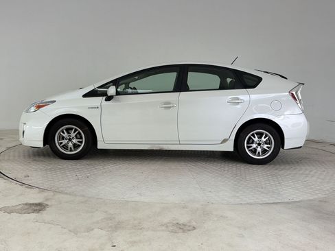 Used 2010 Toyota Prius FWD image 2