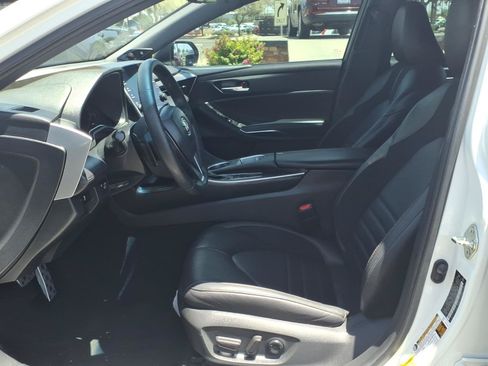 Used 2021 Toyota Avalon XSE w/ Carpet Mat Package (TMS) FWD image 15