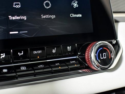 Used 2024 GMC Canyon AT4X image 33