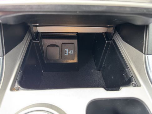 Used 2023 Ford Explorer XLT w/ Equipment Group 202A AWD/4WD image 19