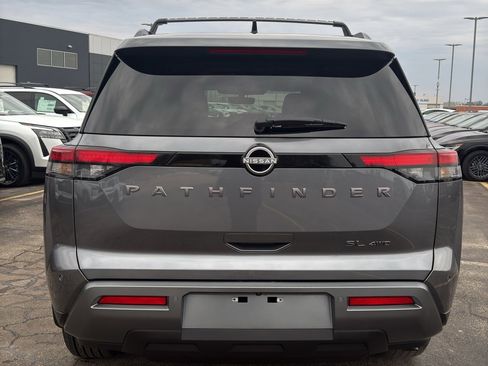 New 2026 Nissan Pathfinder SL image 7