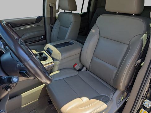 Used 2020 GMC Yukon XL SLT w/ Open Road Package AWD/4WD image 17