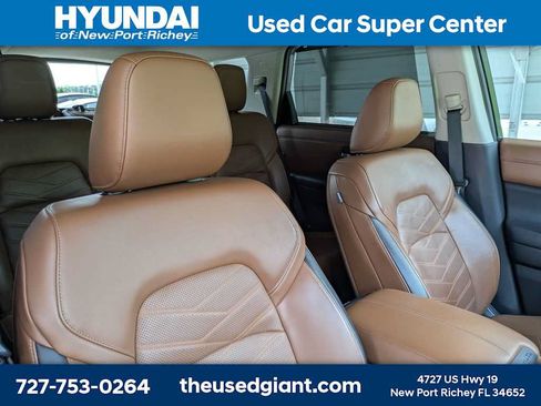 Used 2024 Nissan Pathfinder Platinum FWD image 6