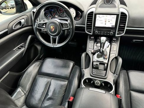 Used 2017 Porsche Cayenne image 12