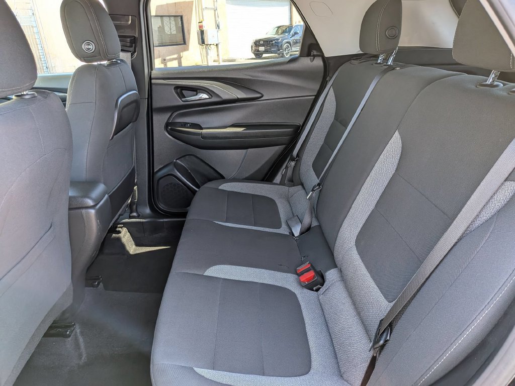 Used 2025 Chevrolet TrailBlazer LT AWD/4WD image 27