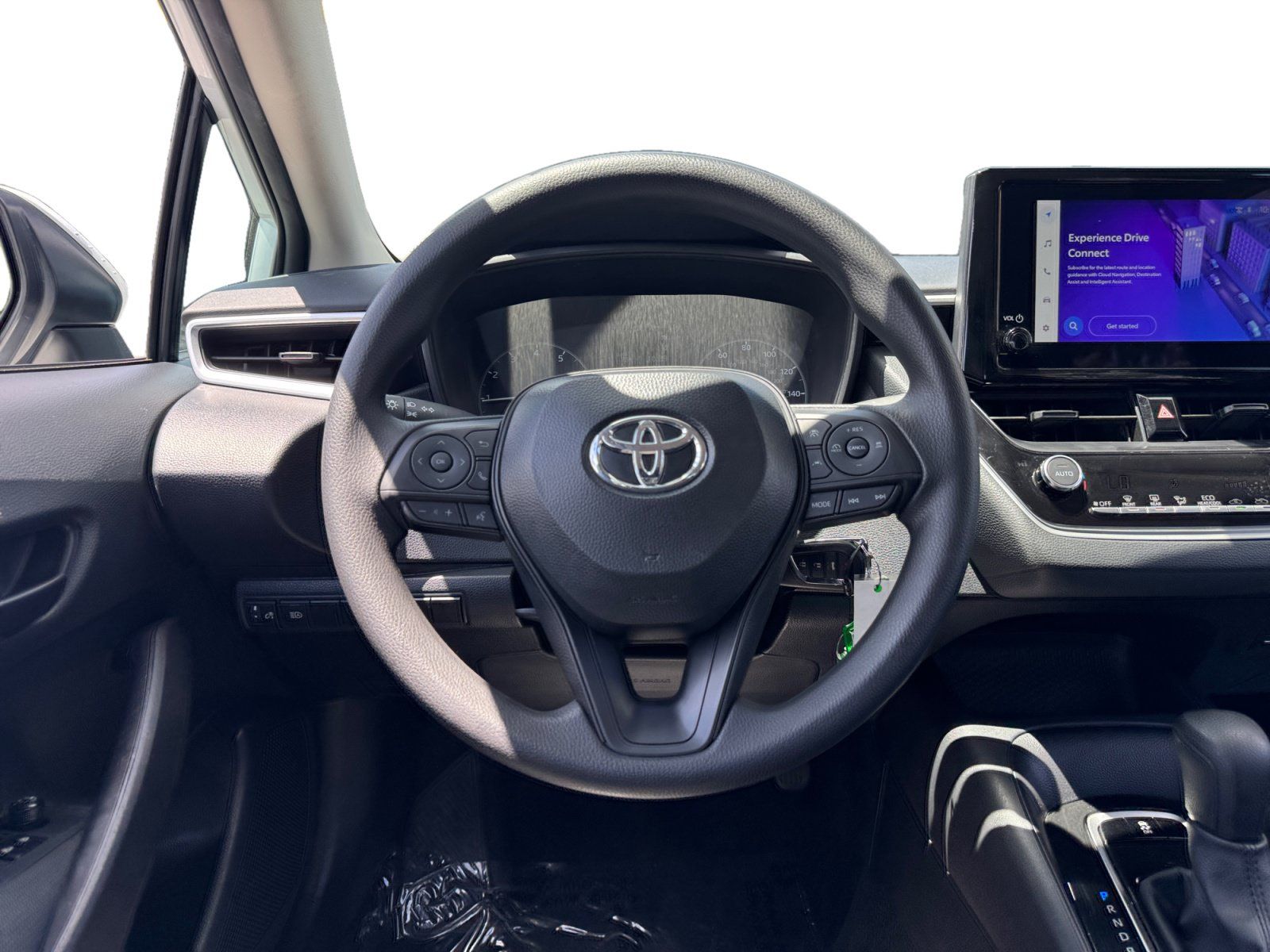 Used 2025 Toyota Corolla LE FWD image 12
