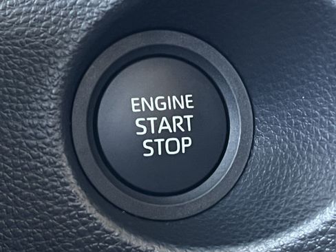Used 2026 Toyota Corolla Cross LE FWD image 19