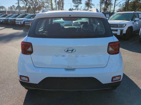 New 2026 Hyundai Venue SEL image 6