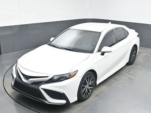 Used 2023 Toyota Camry SE FWD image 15