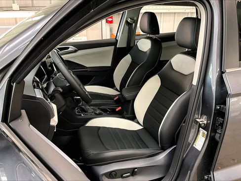 New 2026 Volkswagen Taos SEL image 11