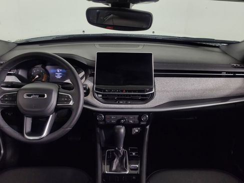 Used 2024 Jeep Compass Latitude image 33