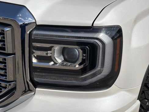 Used 2018 GMC Sierra 1500 Denali w/ Denali Ultimate Package image 10